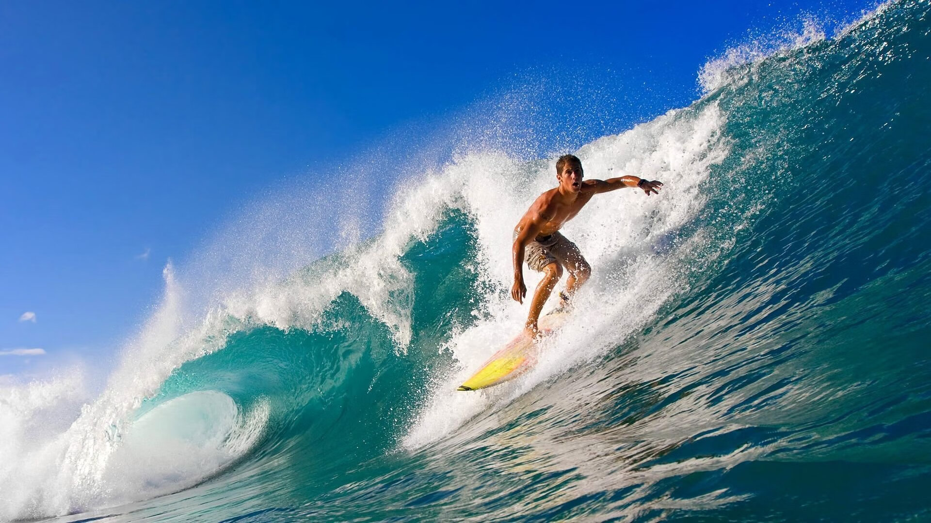 LOL赛事解说风格：分析不同解说的特点与风格，lol赛事解说能赚多少钱