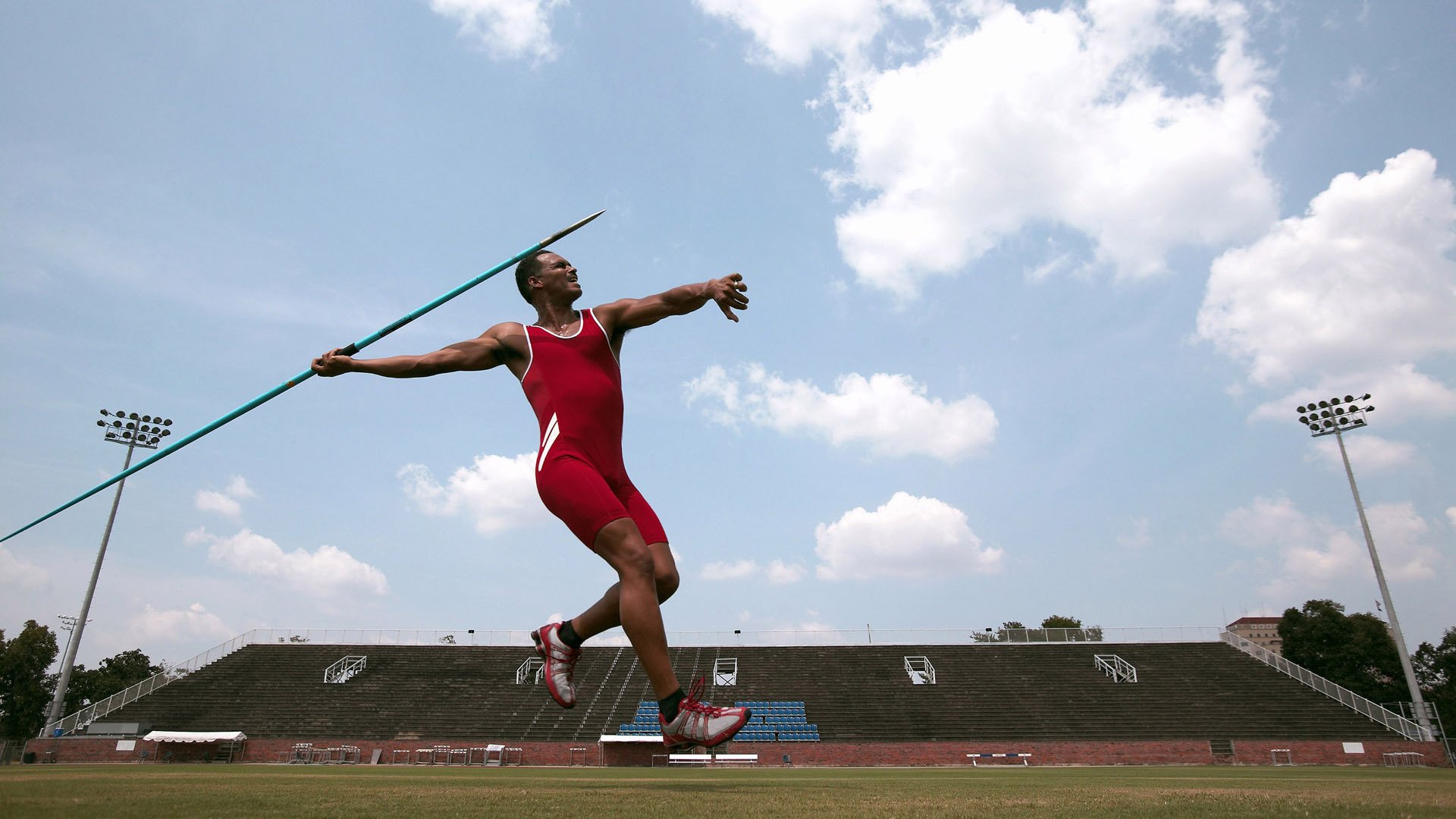 _光影奇幻赛：灯光炫彩中的精彩比拼_，奇幻光影嘉年华